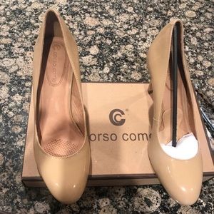 Brand new nude shoes size 8. Still in box.